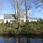Camillaun With Lough Corrib Boat Hire לינה וארוחת בוקר