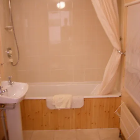 Camillaun With Lough Corrib Boat Hire أوتيرارد