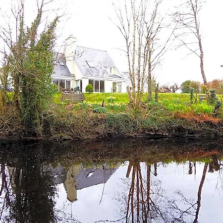 Bed & Breakfast Camillaun With Lough Corrib Boat Hire 4*