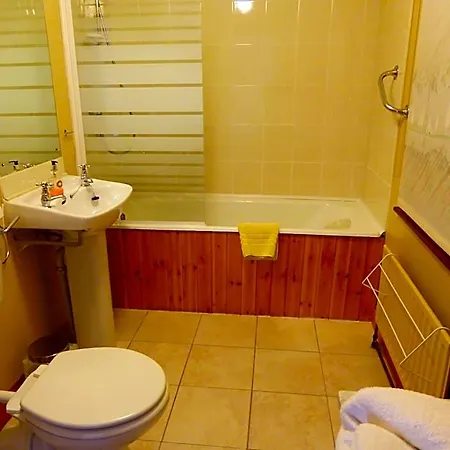 Bed & Breakfast Camillaun With Lough Corrib Boat Hire 4*