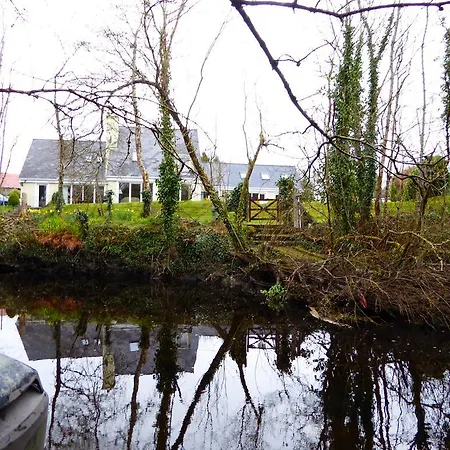 Oda ve Kahvaltı Camillaun With Lough Corrib Boat Hire 4*