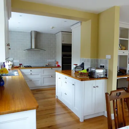 Camillaun With Lough Corrib Boat Hire 住宿加早餐酒店