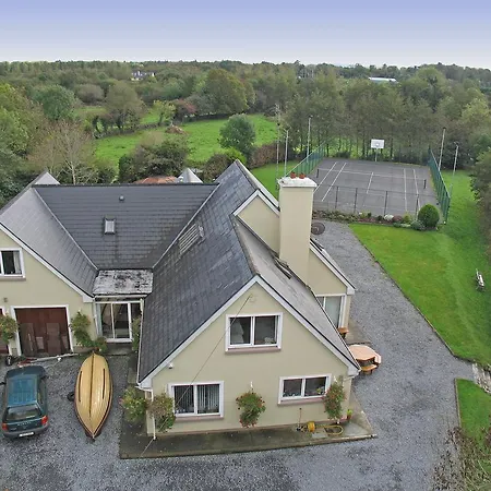 Oda ve Kahvaltı Camillaun With Lough Corrib Boat Hire 4*
