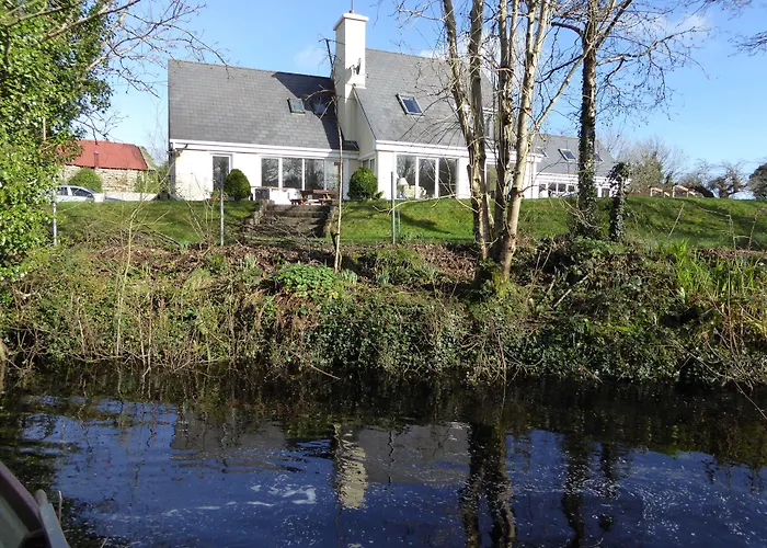 Camillaun With Lough Corrib Boat Hire 4*